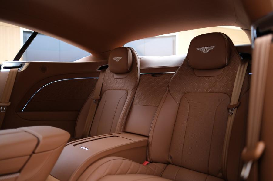 Интерьер Bentley Continental GT Centenary Specifications 2020 года  (UAE) (фото 3 из 9)